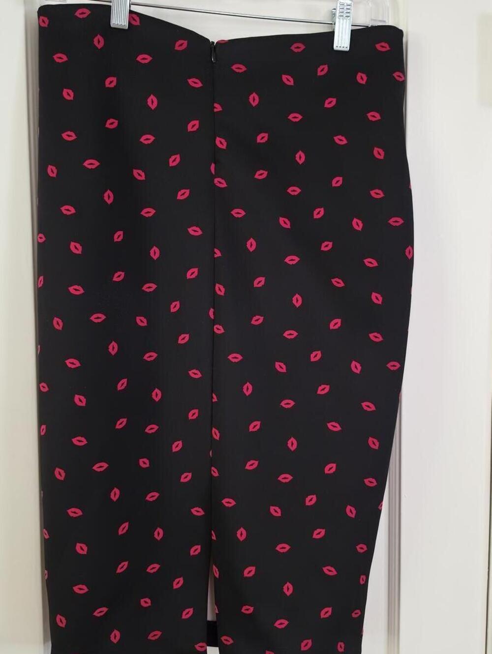 H&M Black Midi Skirt with Red Lips Print, Size M